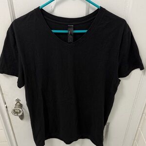 Men’s hanes black label slim fit v neck tshirt.